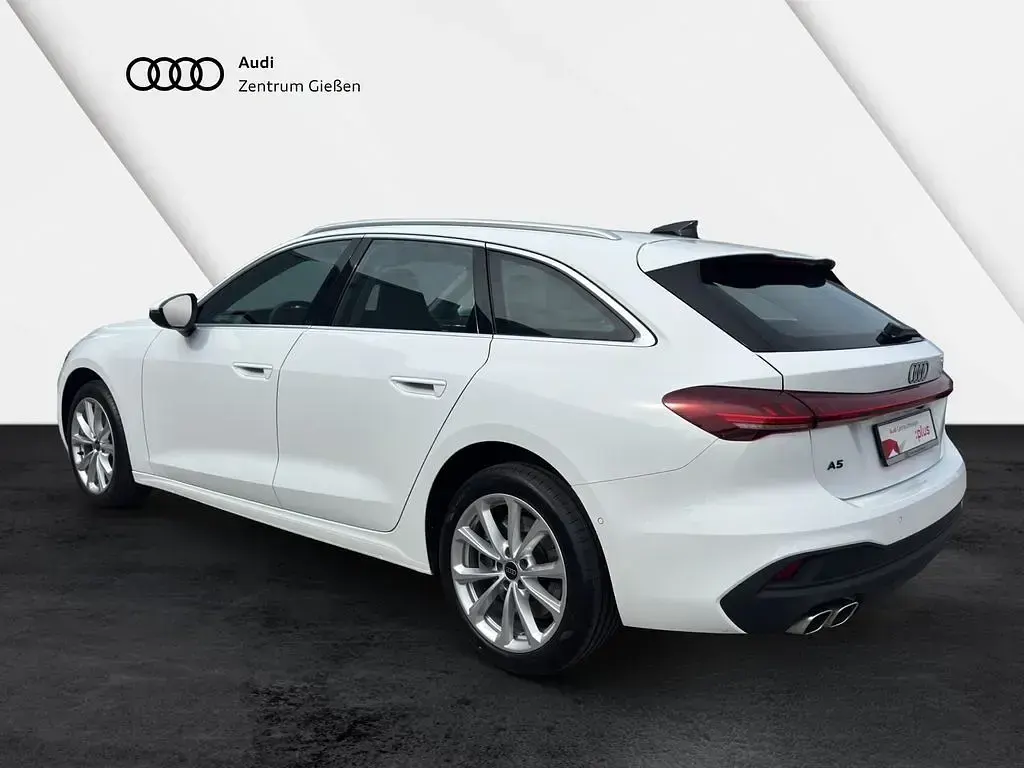 Gebraucht Audi A5 Sport 204 PS (150 kW) 2025 Arkonaweiß Kombi
