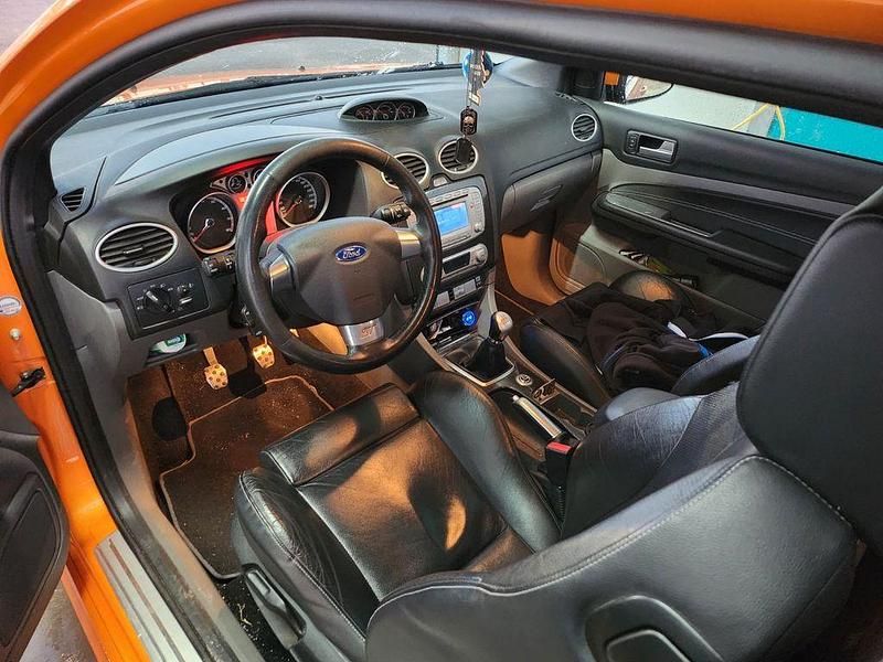 Gebraucht Ford Focus ST 226 PS (166 kW) 2009 Orange Limousine