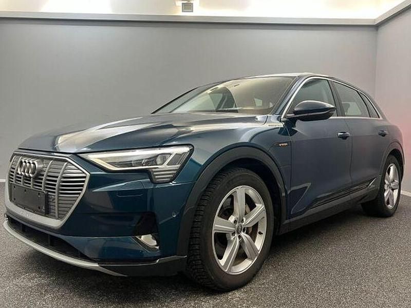 Blau Gebraucht 2020 Audi e-tron Advanced Plus SUV | 25.999 € - Bild 1/4