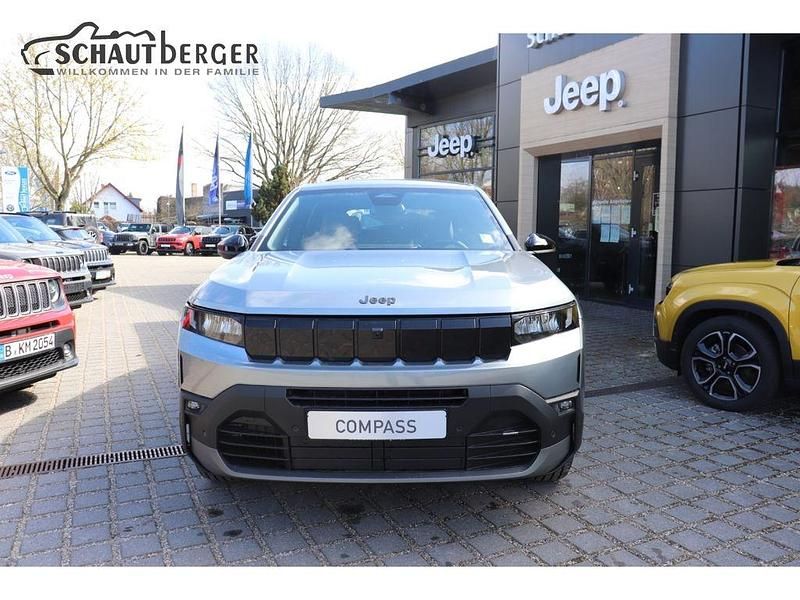 Uusi Jeep Compass Altitude 145 HP (106 kW) 2026 Harmaa Katumaasturi