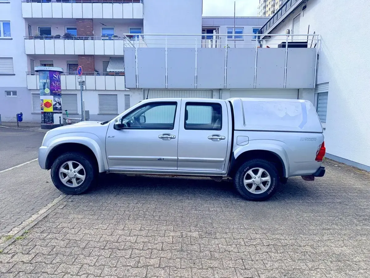 Gebraucht Isuzu D-Max 163 PS (119 kW) 2010 Silber Pickup