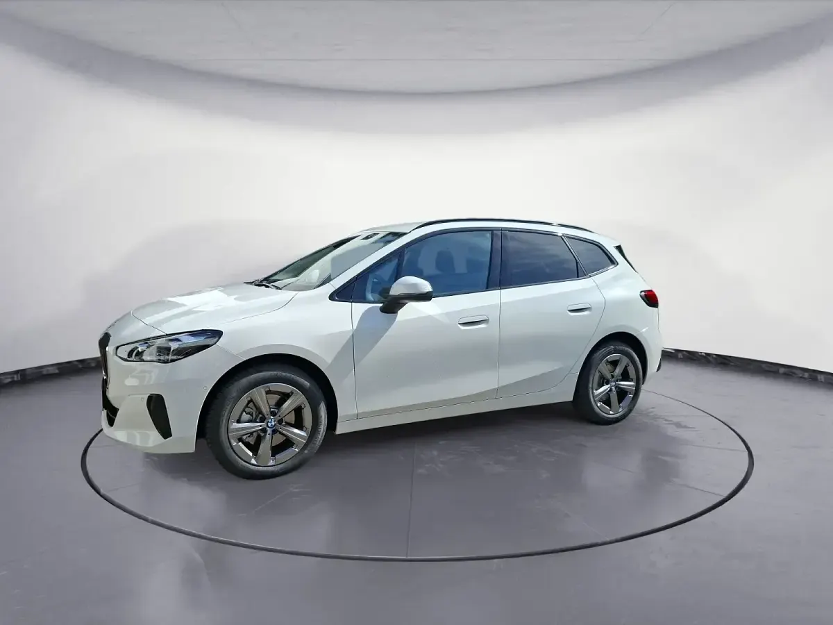 Neu BMW 218 Active Tourer 136 PS (100 kW) 2026 Weiß Van / Kleinbus