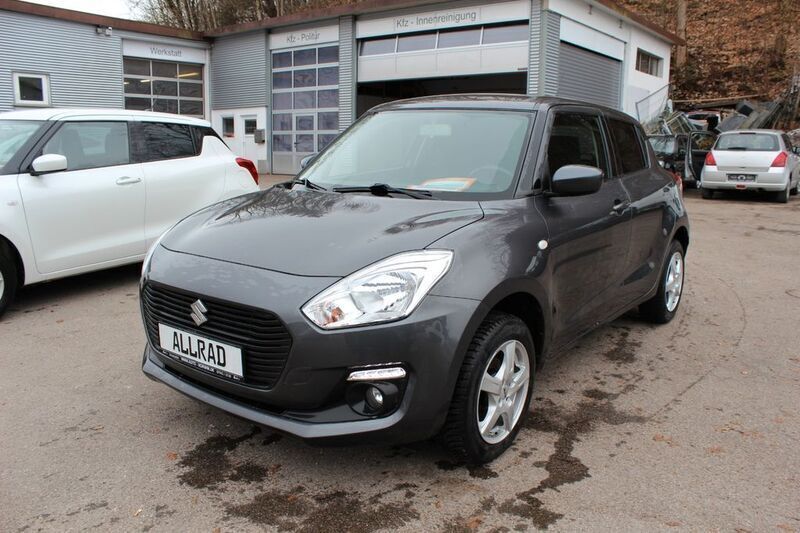 Grau Gebraucht 2017 Suzuki Swift Comfort Limousine | 12.600 € (Teuer) - Bild 1/4