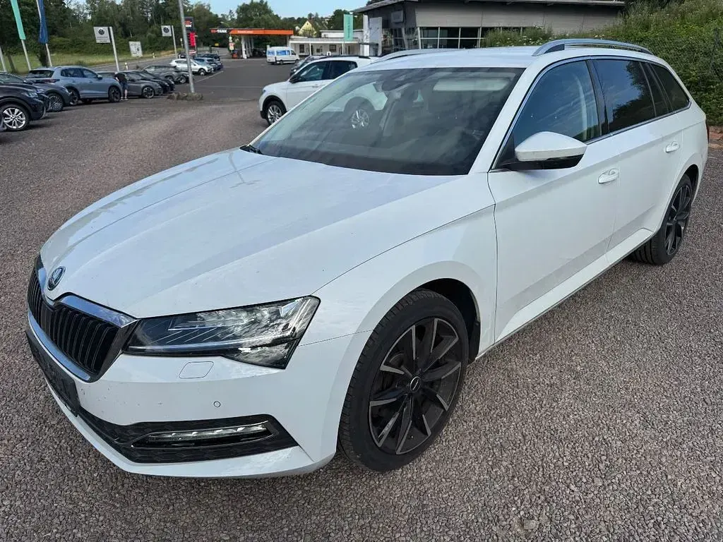 Gebraucht Skoda Superb Style 200 PS (147 kW) 2020 Weiß Kombi