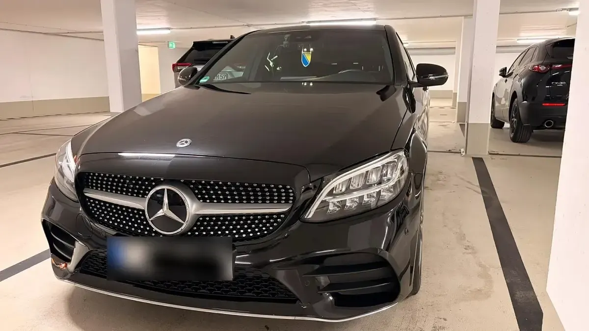 Gebraucht Mercedes C180 AMG line 156 PS (114 kW) 2020 Limousine