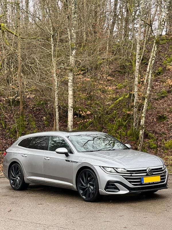 Grau Gebraucht 2021 VW Arteon R-line Kombi | 23.990 € (Teuer) - Bild 1/4
