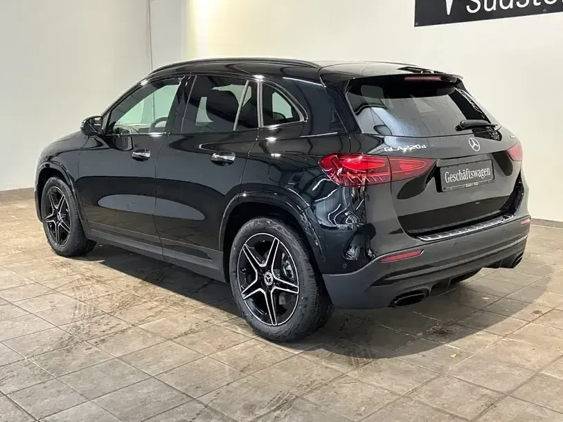 Gebraucht Mercedes GLA220 AMG 190 PS (139 kW) 2026 Schwarz SUV