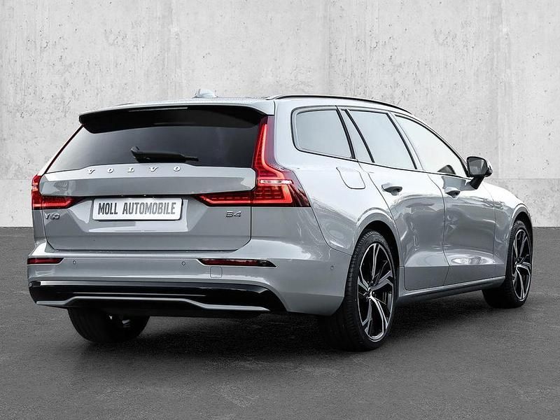 Gebraucht Volvo V60 Plus 197 PS (144 kW) 2025 Grau Kombi