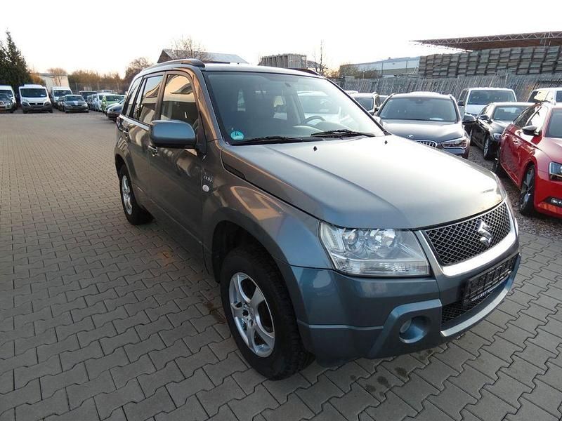 Gebraucht Suzuki Grand Vitara 129 PS (94 kW) 2007 Grau SUV