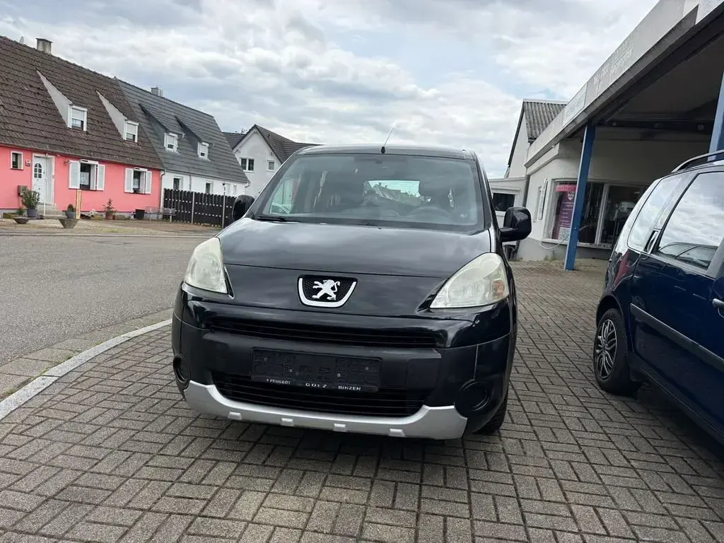 Gebraucht Peugeot Partner Tepee Tendance 90 PS (66 kW) 2010 Schwarz Van / Kleinbus