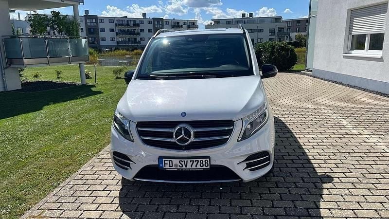 Weiß Gebraucht 2016 Mercedes V250 Avantgarde Van / Kleinbus | 38.500 € (Superpreis) - Bild 1/4