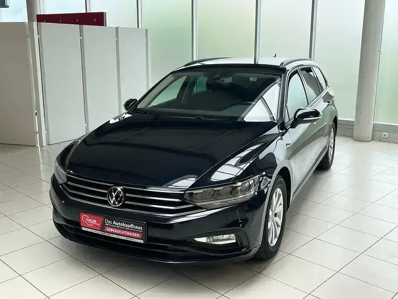 Gebraucht VW Passat Basis 150 PS (110 kW) 2023 Kombi
