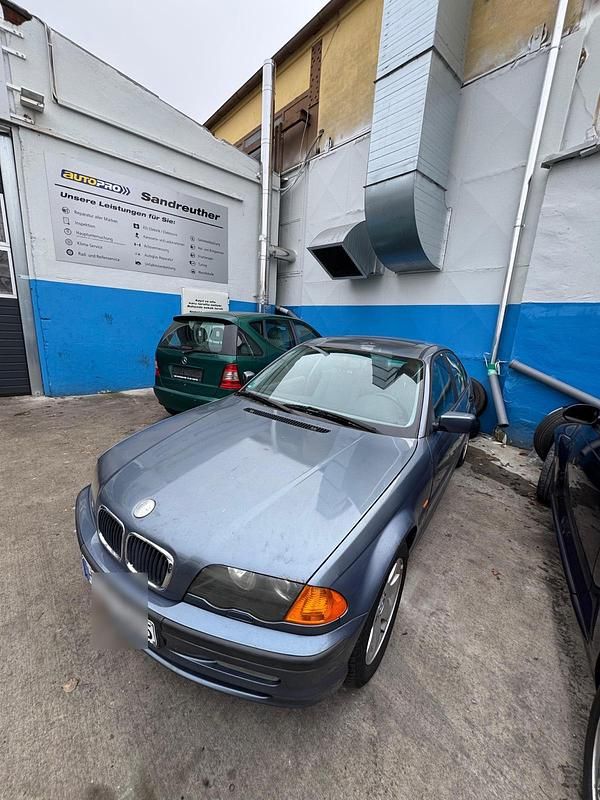 Gebraucht BMW 320 136 PS (100 kW) 2001 Grau Limousine