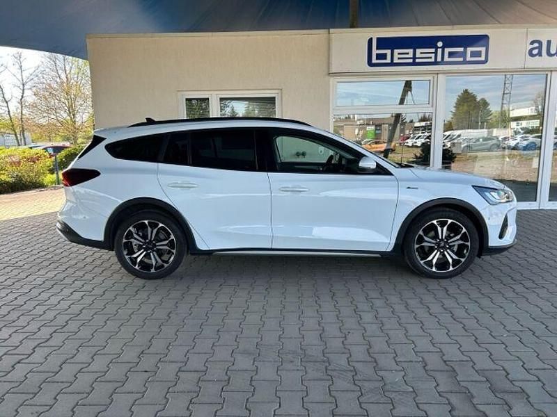 Gebraucht Ford Focus Active 155 PS (114 kW) 2023 Frostweiß Kombi