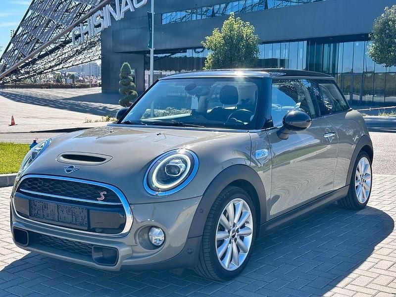 Grau Gebraucht 2018 Mini Cooper SD Kleinwagen | 19.750 € (Etwas zu teuer) - Bild 1/4