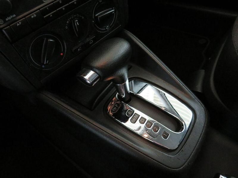 Gebraucht VW Golf IV Edition 102 PS (75 kW) 2001 Blau Limousine