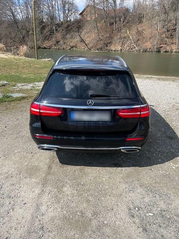 Gebraucht Mercedes E350 258 PS (189 kW) 2018 Schwarz Kombi
