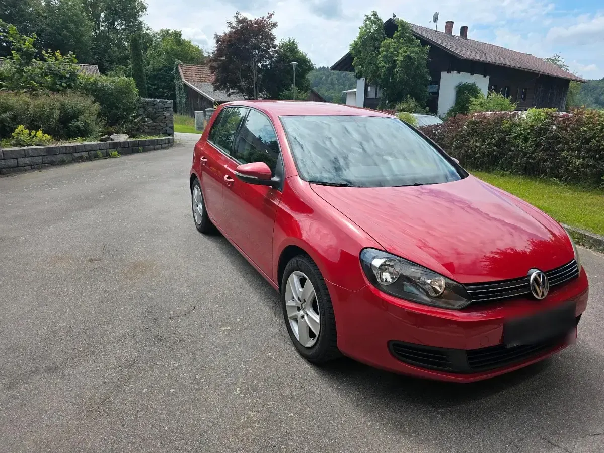 Gebraucht VW Golf VI 122 PS (89 kW) 2009 Rot Kleinwagen