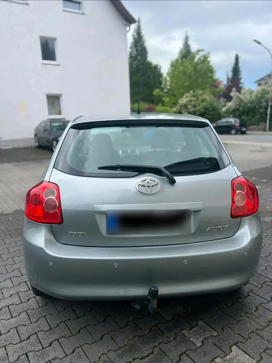 Gebraucht Toyota Auris 125 PS (91 kW) 2009 Grau Kleinwagen