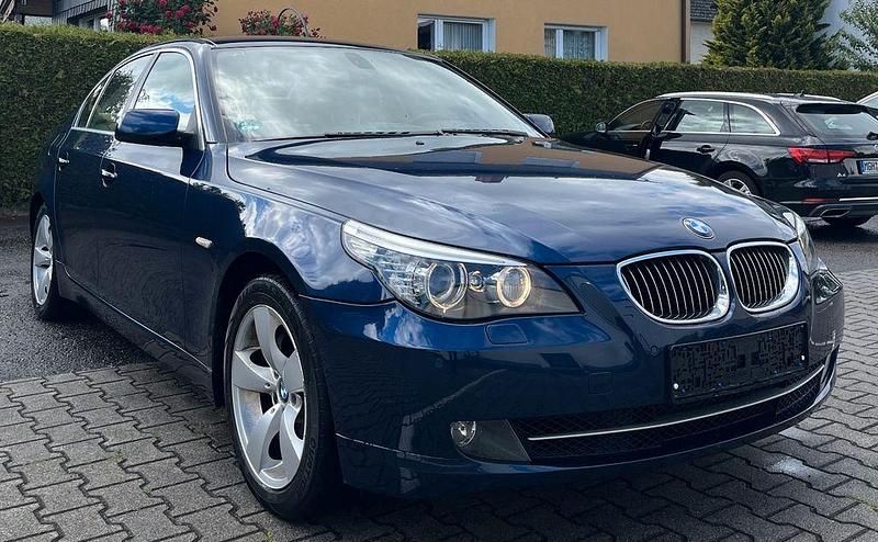 Gebraucht BMW 525 Sport Line 197 PS (144 kW) 2008 Blau Limousine