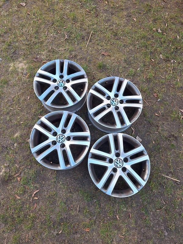 Gebraucht VW Golf VI Highline 105 PS (77 kW) 2011 Schwarz Kleinwagen