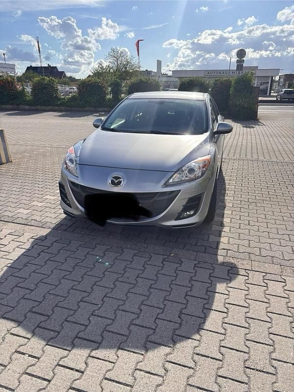 Silber Gebraucht 2011 Mazda 3 Limousine | 11.000 € (Teuer) - Bild 1/4