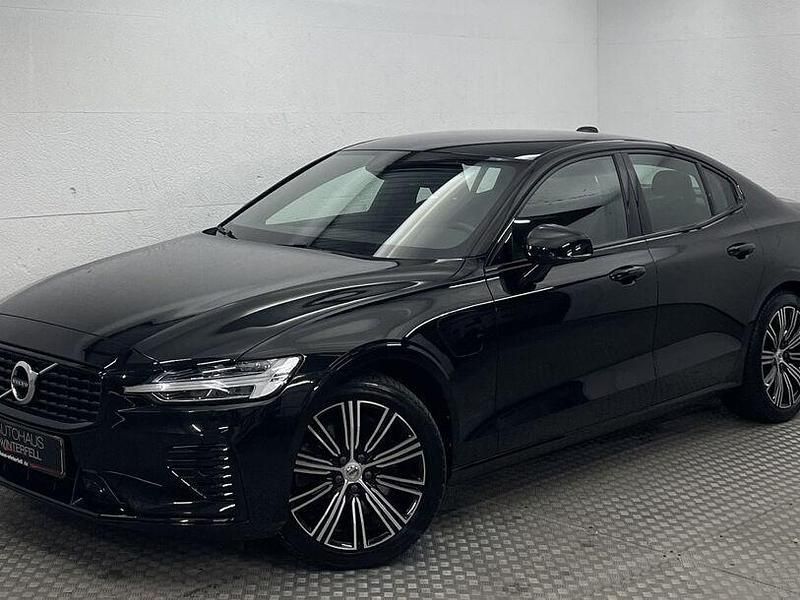 Black solid stone Gebraucht 2020 Volvo S60 R-Design Limousine | 29.400 € (Fairer Preis) - Bild 1/4