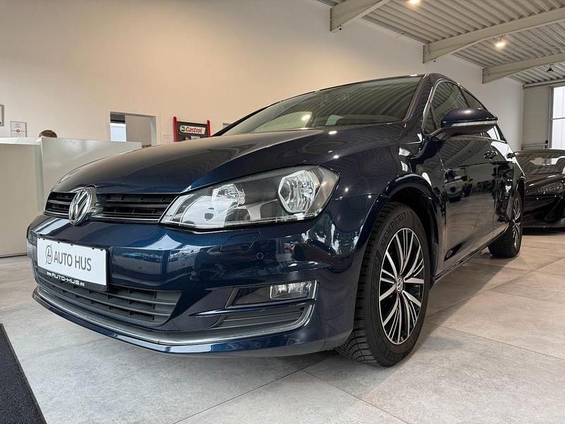 Blau Gebraucht 2016 VW Golf VII Allstar Limousine | 11.990 € (Fairer Preis) - Bild 1/4