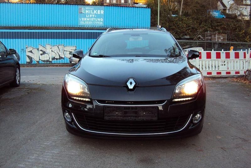 Gebraucht Renault Mégane III Bose Edition 110 PS (80 kW) 2013 Schwarz Limousine