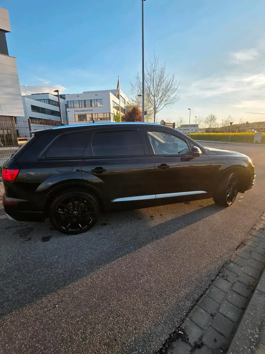 Gebraucht Audi Q7 Comfort 300 PS (220 kW) 2016 Schwarz SUV