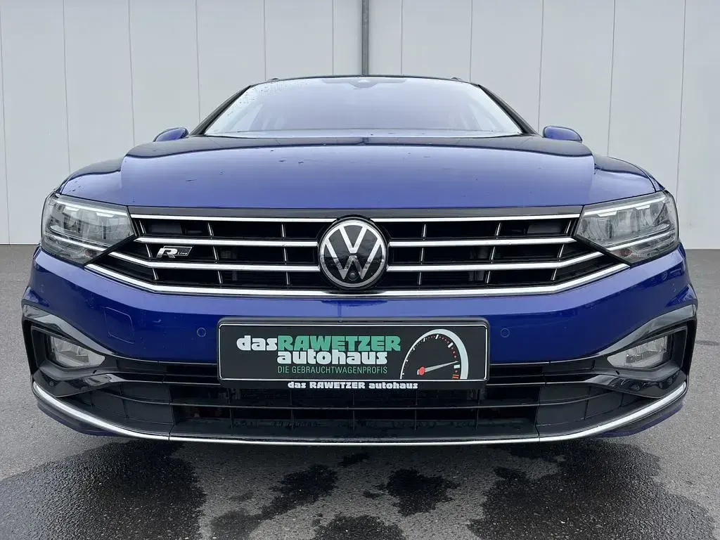 Gebraucht VW Passat R-line 150 PS (110 kW) 2021 Blau Kombi