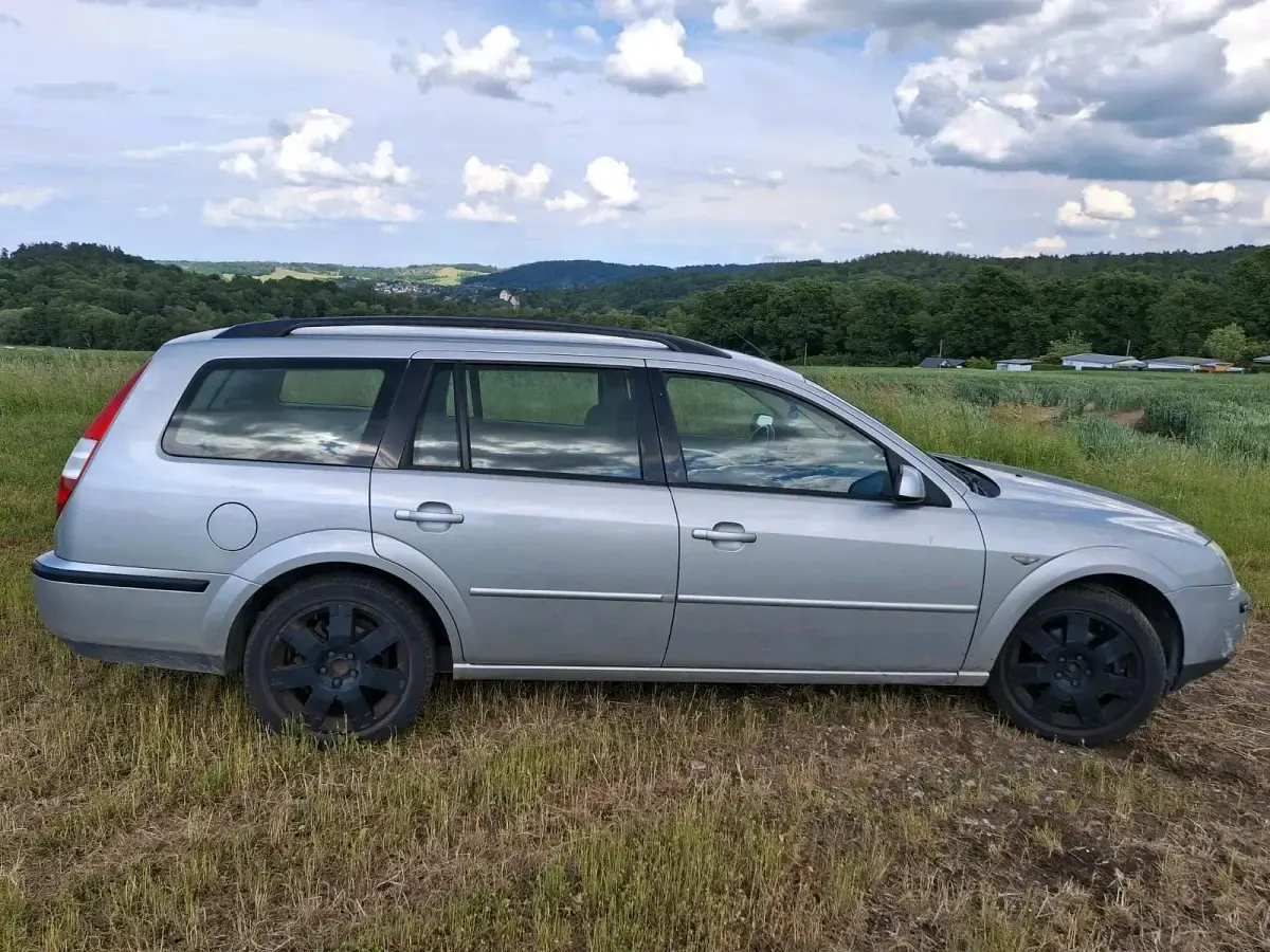 Gebraucht Ford Mondeo 125 PS (91 kW) 2005 Grau Kombi