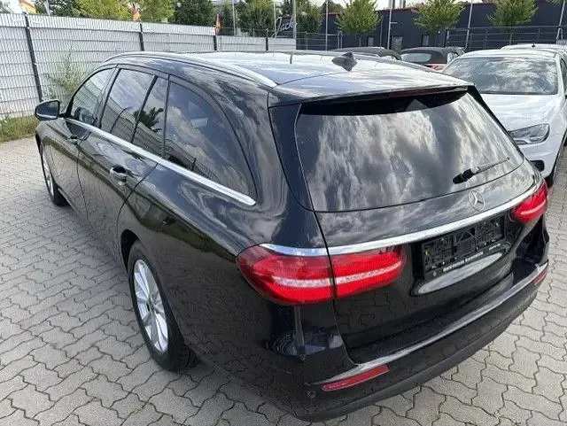 Gebraucht Mercedes E200 150 PS (110 kW) 2018 Schwarz Kombi