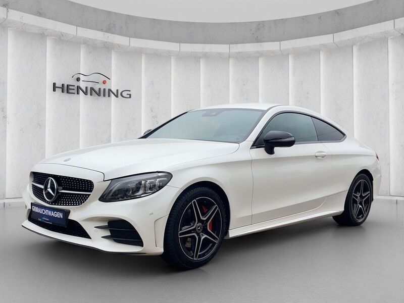 Andere farbe Gebraucht 2018 Mercedes C300 AMG Limousine | 35.880 € - Bild 1/4