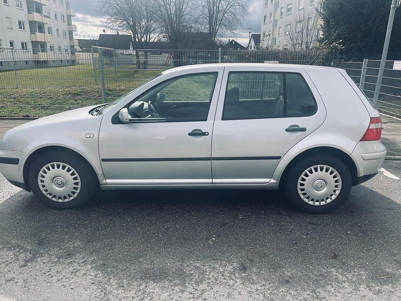 Gebraucht VW Golf IV 75 PS (55 kW) 2002 Silber Kleinwagen