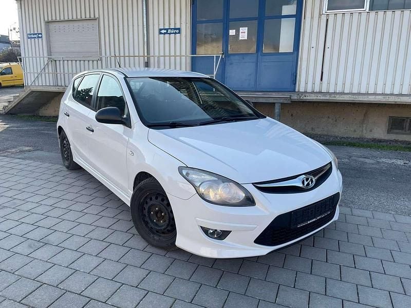 Gebraucht Hyundai i30 Edition+ 109 PS (80 kW) 2011 Weiß Kombi