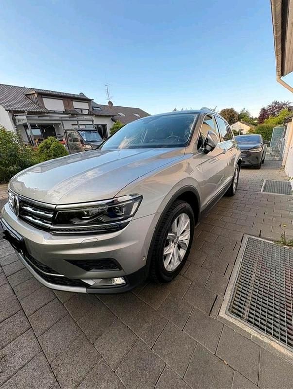 Grau Gebraucht 2016 VW Tiguan SUV | 20.500 € (Fairer Preis) - Bild 1/4