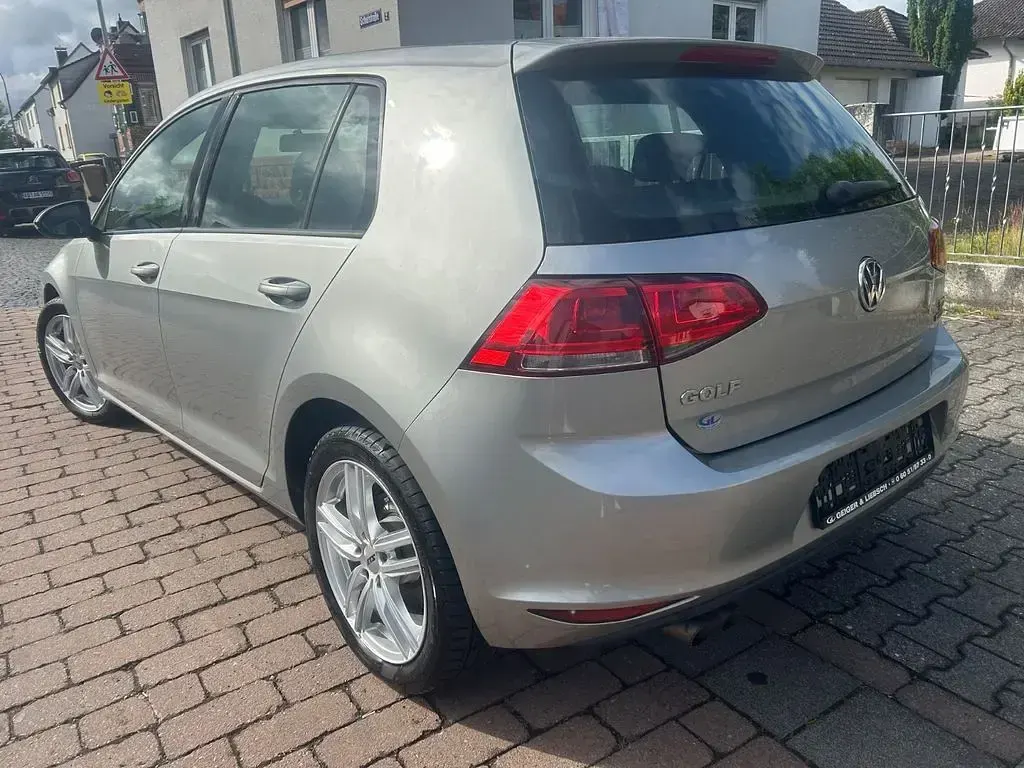 Gebraucht VW Golf VII 105 PS (77 kW) 2013 Silber Limousine