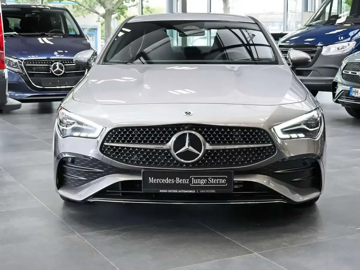Gebraucht Mercedes CLA200 AMG 150 PS (110 kW) 2025 Mountaingrau metallic Coupé