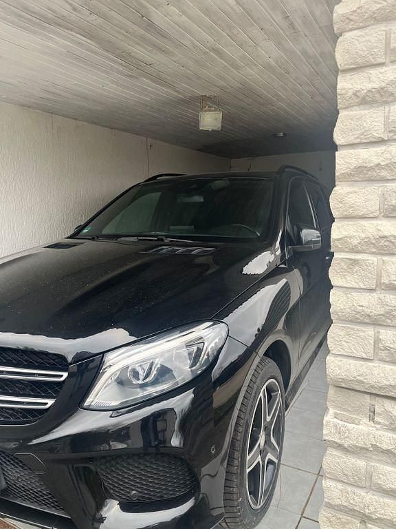 Gebraucht Mercedes GLE350 258 PS (189 kW) 2016 Schwarz SUV