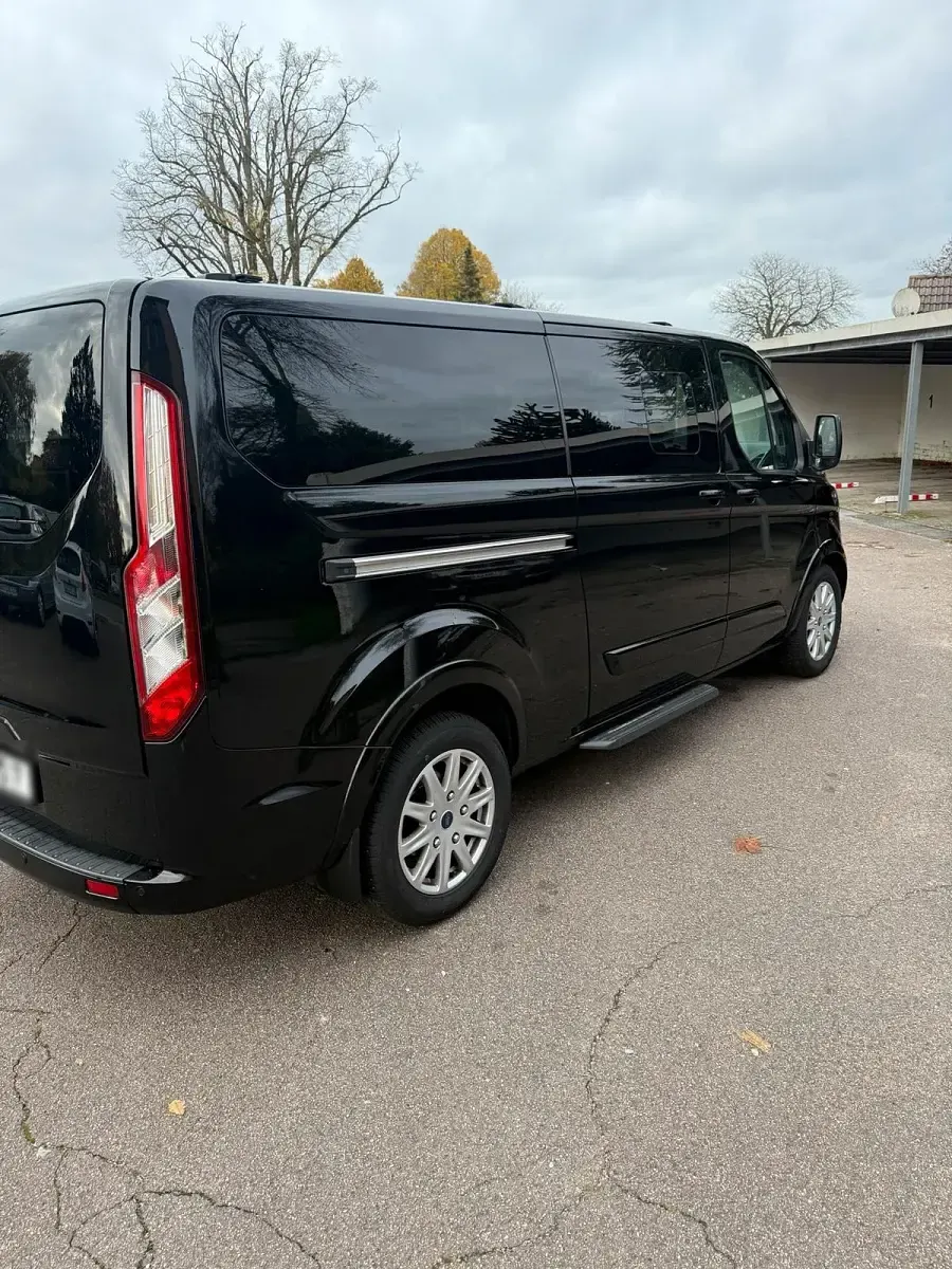 Gebraucht Ford Tourneo Custom 170 PS (125 kW) 2017 Schwarz Van