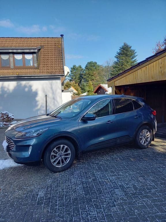 Gebraucht Ford Kuga Titanium 120 PS (88 kW) 2020 Blau SUV