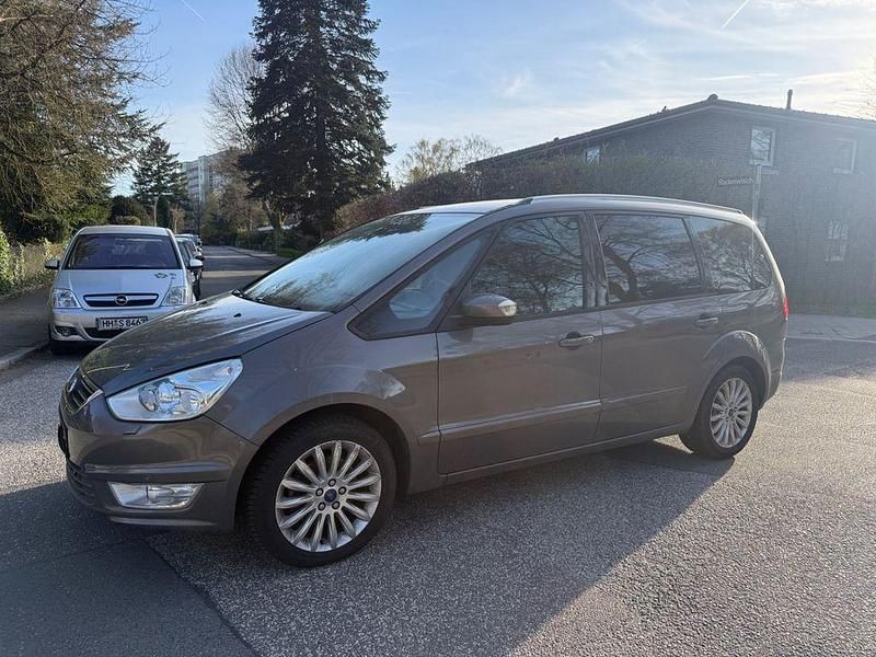 Gebraucht Ford Galaxy 163 PS (119 kW) 2013 Braun Van / Kleinbus