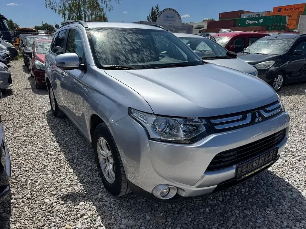 Gebraucht Mitsubishi Outlander 150 PS (110 kW) 2013 Silber SUV