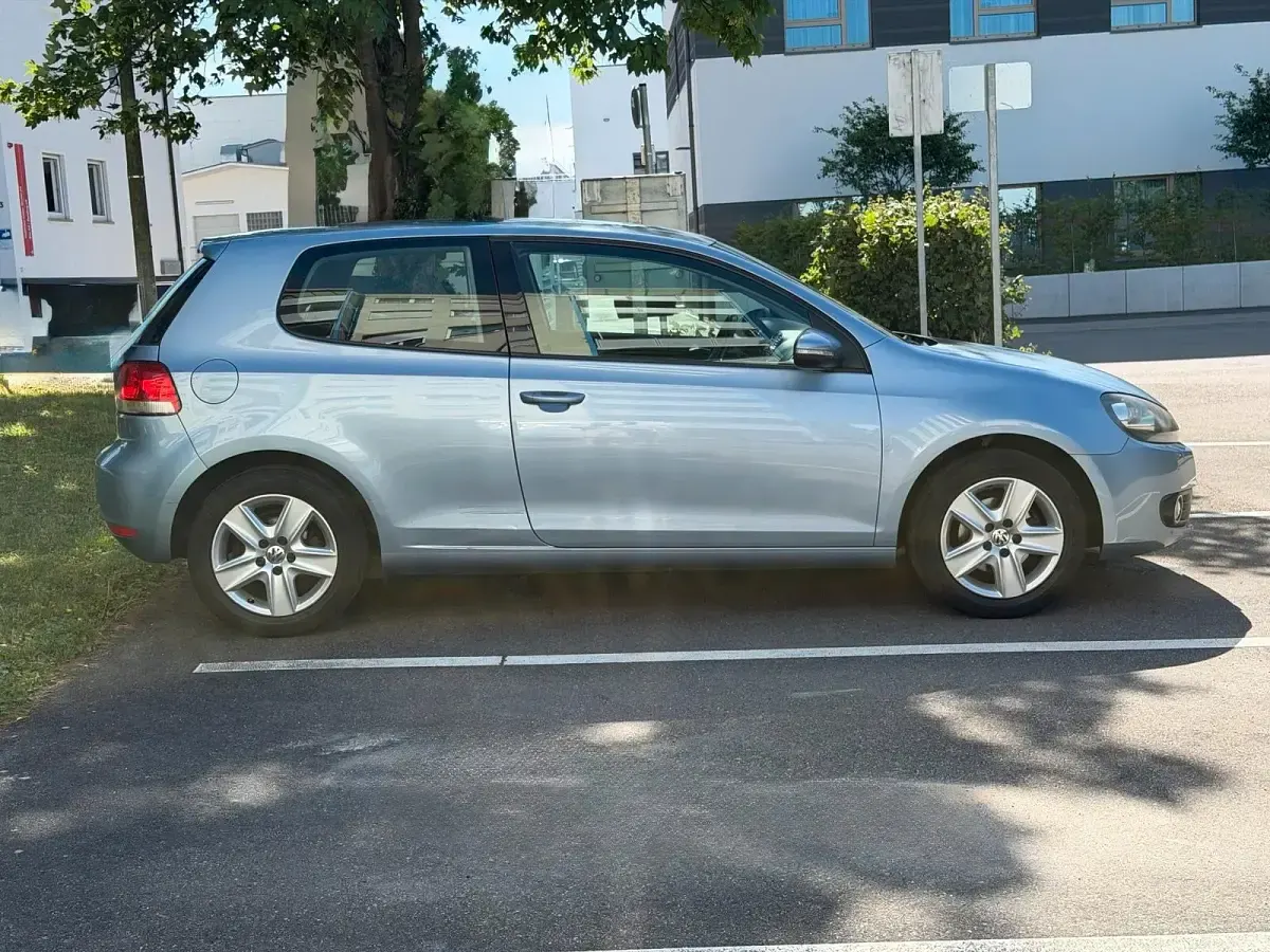 Gebraucht VW Golf 102 PS (75 kW) 2009 Blau Coupé
