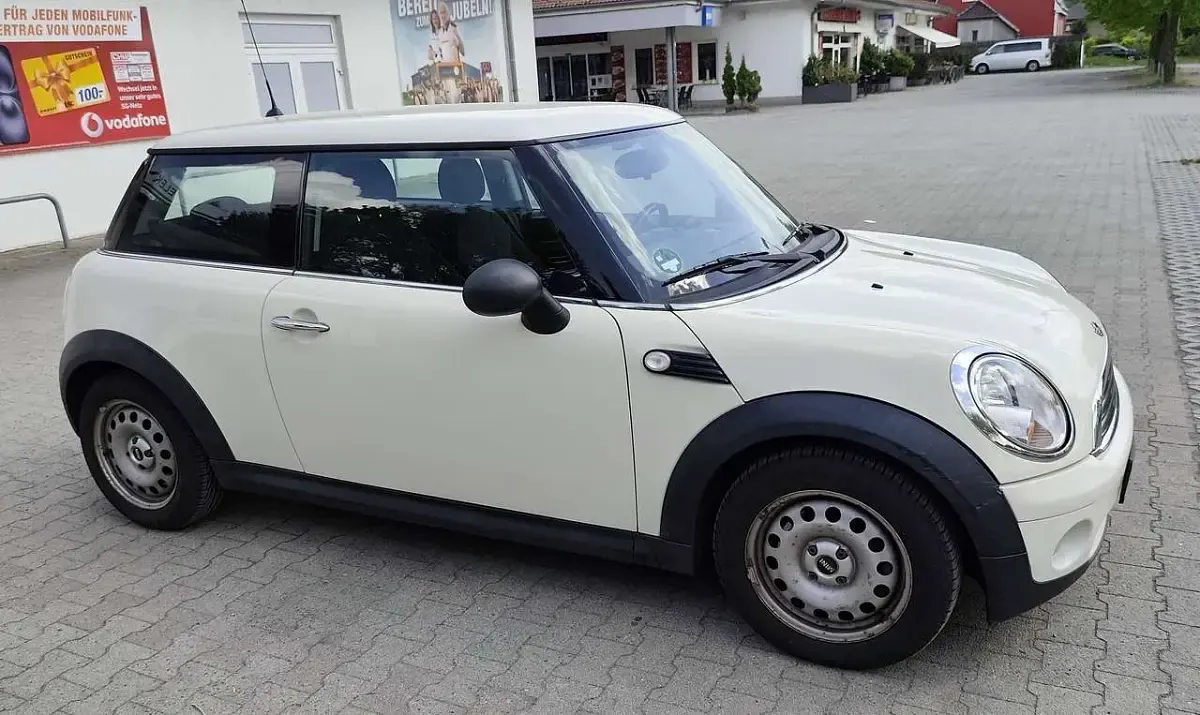 Käytetty Mini ONE 75 HP (55 kW) 2009 Valkoinen Viistoperä