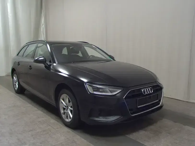 Gebraucht Audi A4 Basis 163 PS (119 kW) 2022 Schwarz Kombi