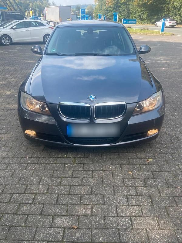 Andere farben Gebraucht 2008 BMW 320 Sport Line Limousine | 3.750 € (Superpreis) - Bild 1/4