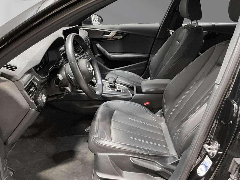 Second-hand Audi A4 Advanced 163 CP (119 kW) 2022 Negru Break