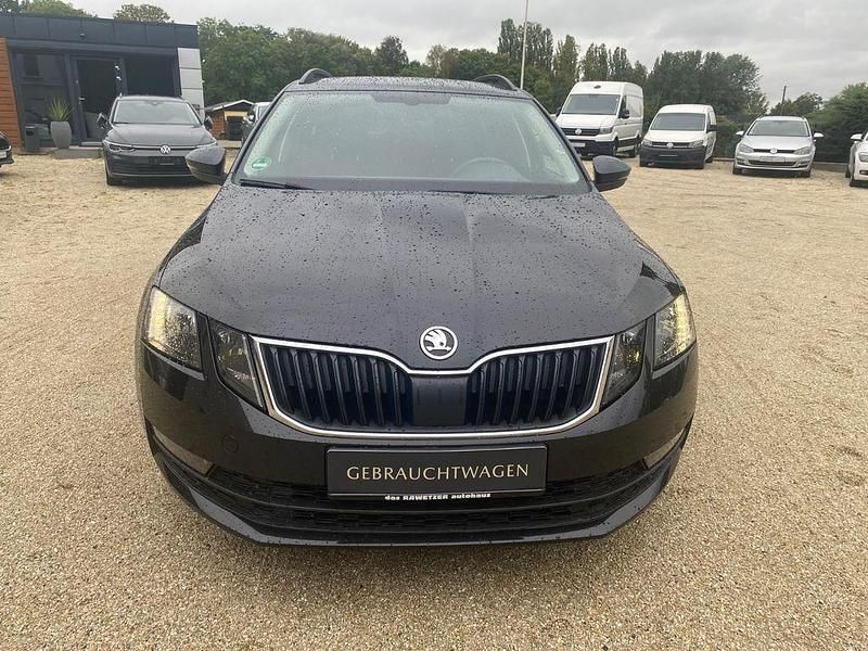 Schwarz Gebraucht 2019 Skoda Octavia Ambition Kombi | 12.490 € (Fairer Preis) - Bild 1/4